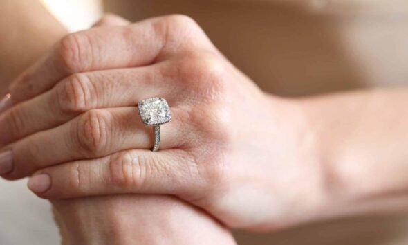 Why Rare Carat Offers the Best Selection of Engagement Rings