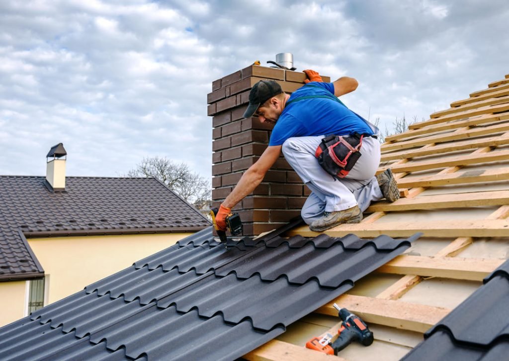 Roofing Company Handles Storm Damage