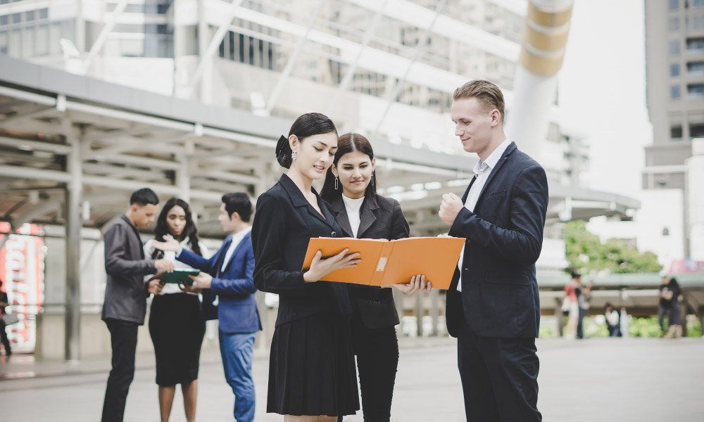 Navigating Workforce Management In Indonesia With Top EOR Services