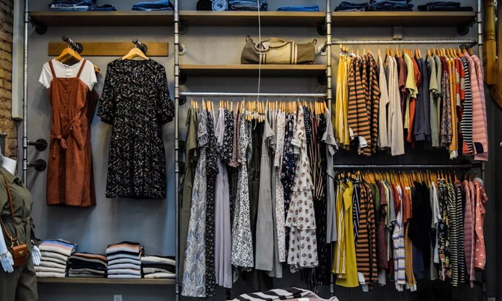 BenefitBoutiqueDamen: The Ultimate Spot for Brows, Beauty, and Self-Care