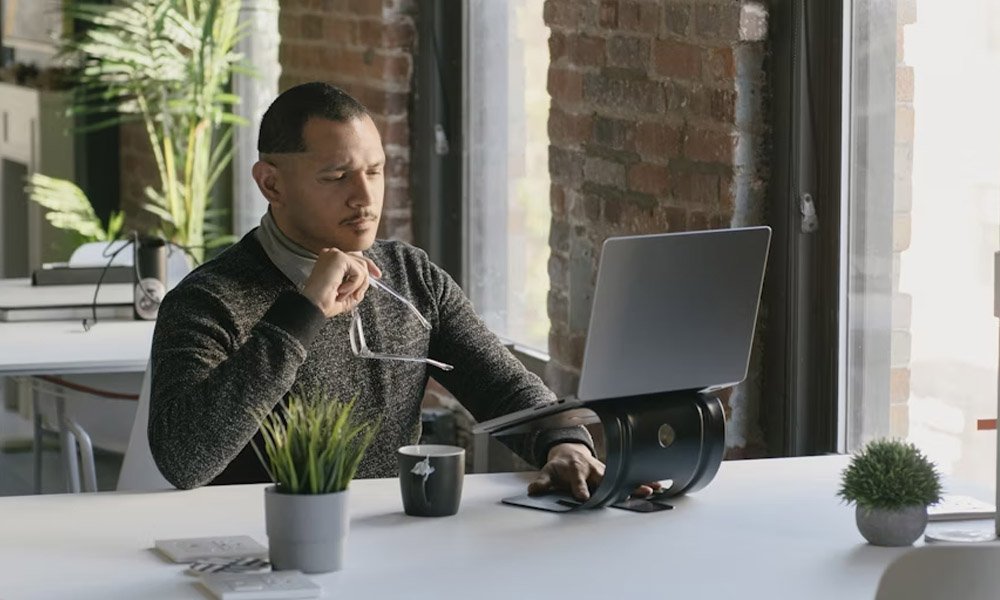 Tech‑Friendly Hospitality: Integrating Charging Stations into Commercial Furniture