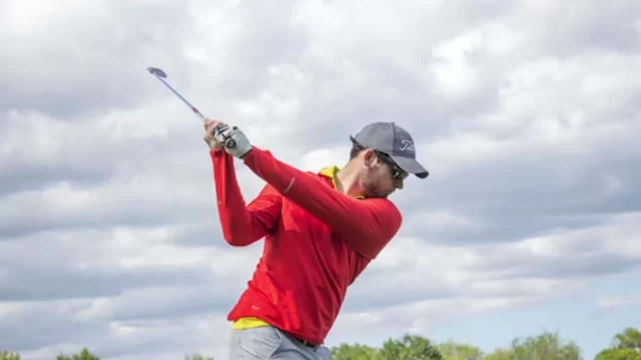 how dofota kucharski become a pro golfer