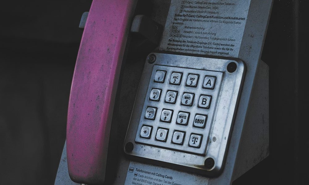 18889641338 Explained: Scam Call or Just a Random Toll-Free Number?